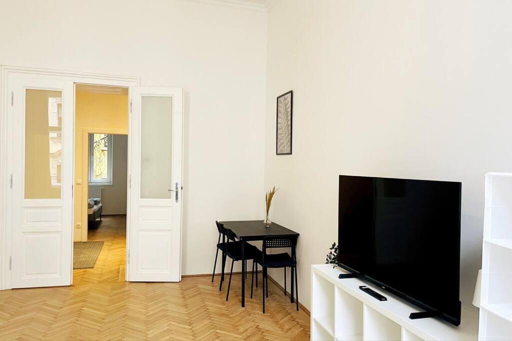 City-Center-Apartment Hip Area, Big & New Bécs Kültér fotó